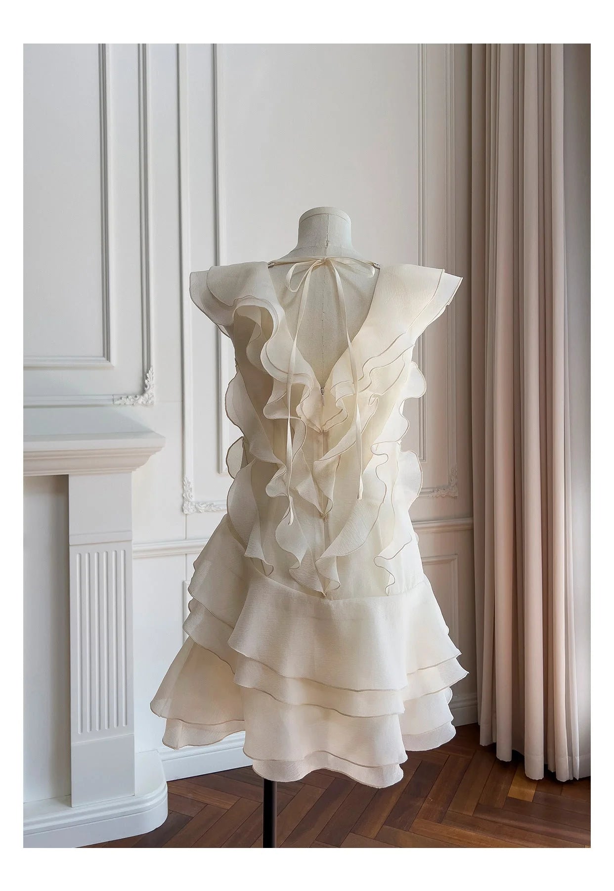 Pretty A line V Neck Ivory Chiffon Short Formal Homecoming Dresses Middle School Short 21st Birthday Outfits Graduation Dress Mini Cocktail Dresses