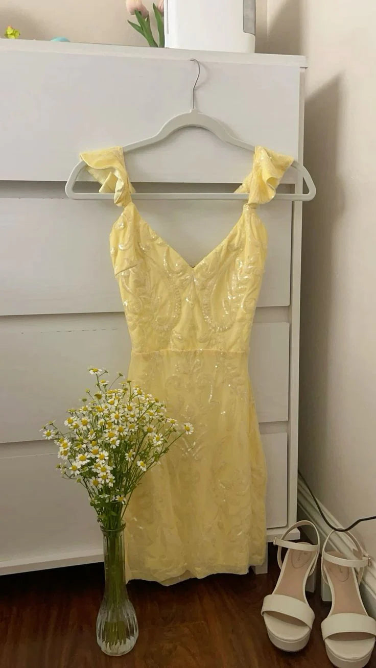 Pretty A line V Neck Yellow Sequin Formal Homecoming Dresses Short 21st Birthday Outfits Graduation Dress Mini Cocktail Dresses
