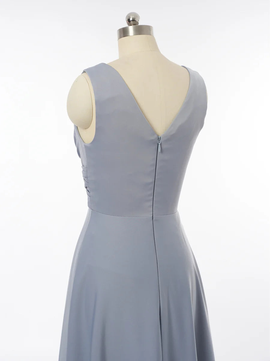 Princess Plunging V-Neck Sleeveless Bridesmaid Dresses with Split Side simple gentle atmospheric and unique desi Bring summer colors to enhance whiteness