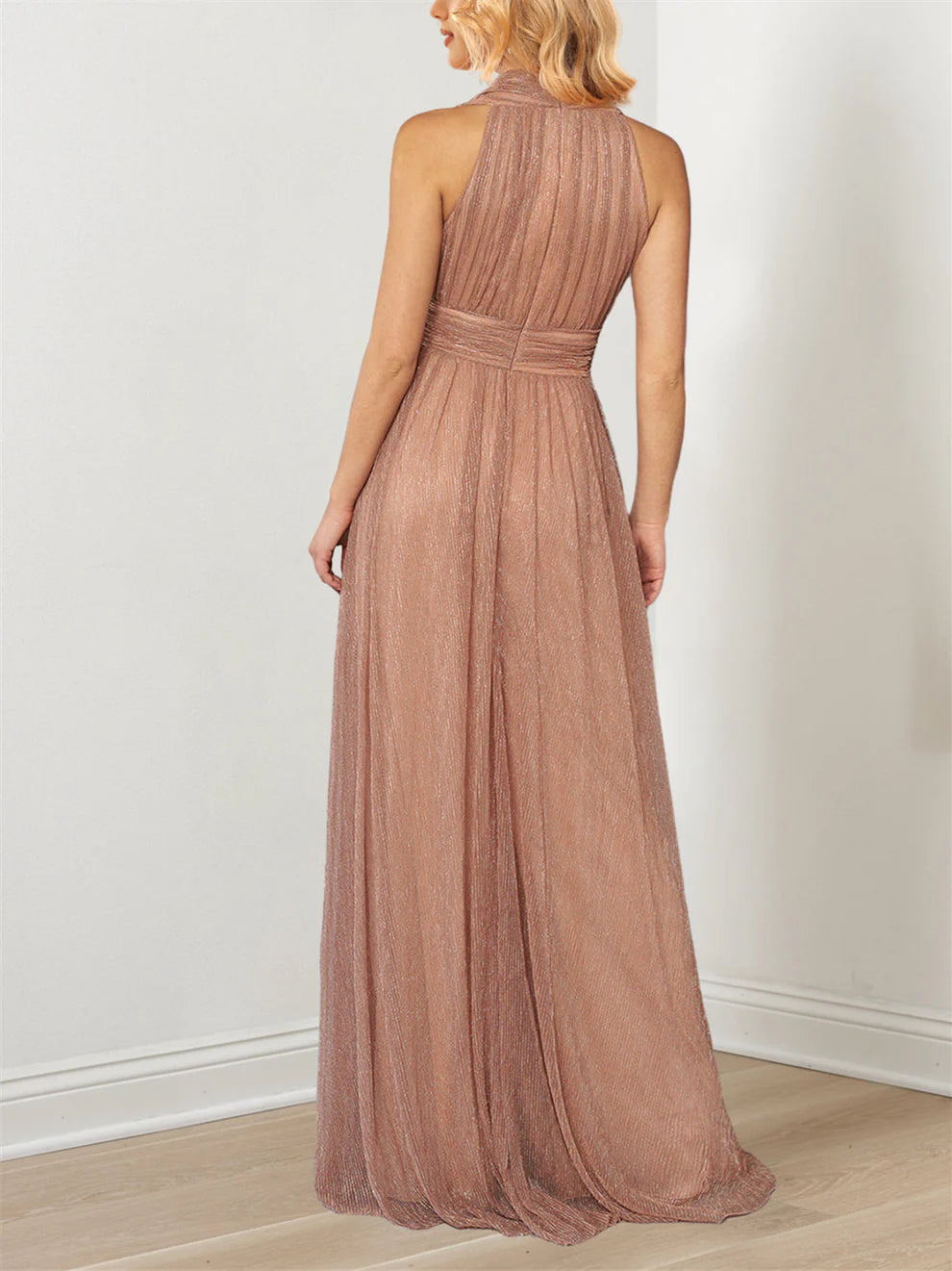 Princess Plunging V Metallic Halter Floor-Length Mother of the Bride Dresses simple gentle atmospheric and unique desi Bring summer colors to enhance whiteness