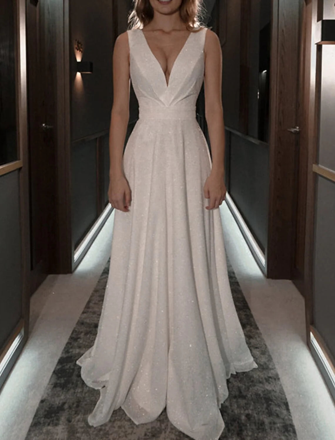 Prom Dresses Glittering Dress Wedding Party Birthday Sweep Brush Train Sleeveless V Neck Fall Wedding Reception Tulle with Sequin simple gentle atmospheric and unique desi Bring summer colors to enhance whiteness