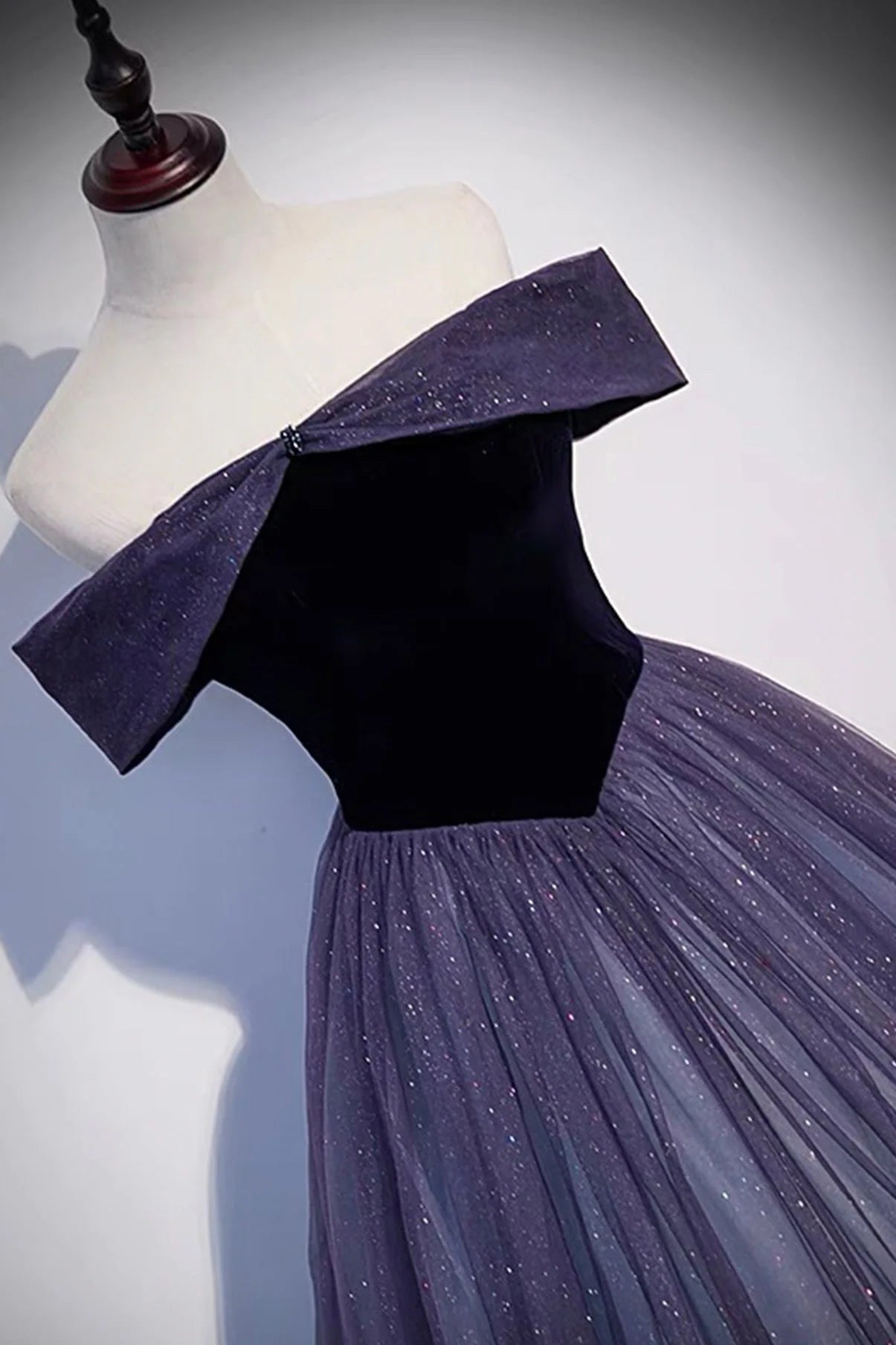 Purple Tulle Off the Shoulder Prom Dress  A-Line Evening Party Dress simple gentle atmospheric and unique desi Bring summer colors to enhance whitenes