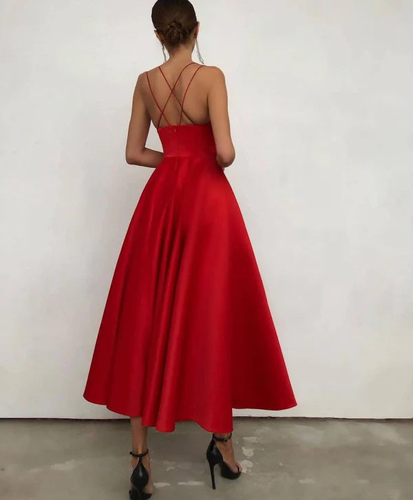 Red Spaghetti-Straps Prom Dress Sleevless Evening Party Gowns Simple gentle atmospheric and unique design