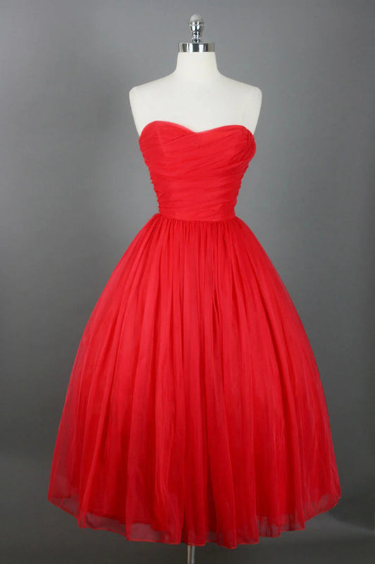 Red Strapless Tulle Short Prom Dress Cute A-Line Sweetheart Neck Party Dress simple gentle atmospheric and unique desi Bring summer colors to enhance white