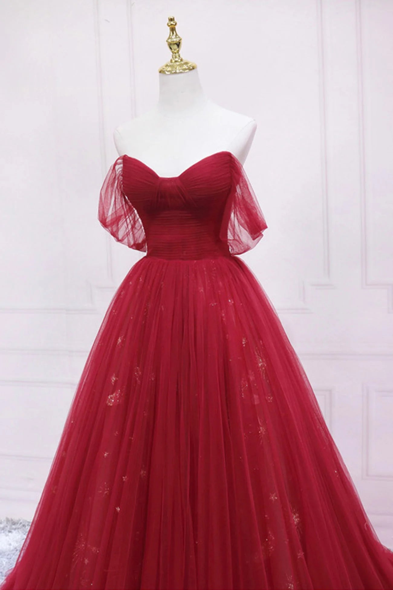 Red Tulle Long A-Line Prom Dress Off the Shoulder Formal Evening Dress simple gentle atmospheric and unique desi Bring summer colors to enhance whitenes