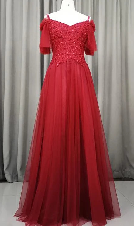 Red long dress with off shoulder design and exquisite lace decoration on the upper body, suitable for formal occasions such as dinners and weddings