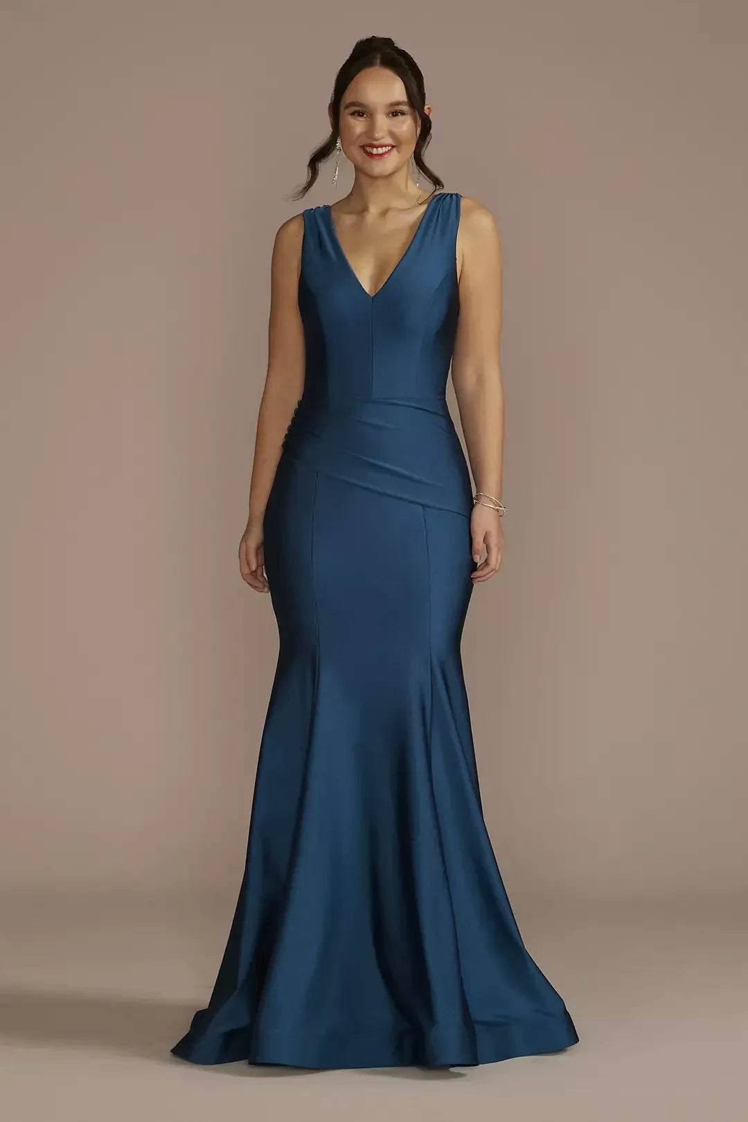 Refined Mermaid V Neck Sleeveless Ruched Back Floor Length Mother of the Bride Dress