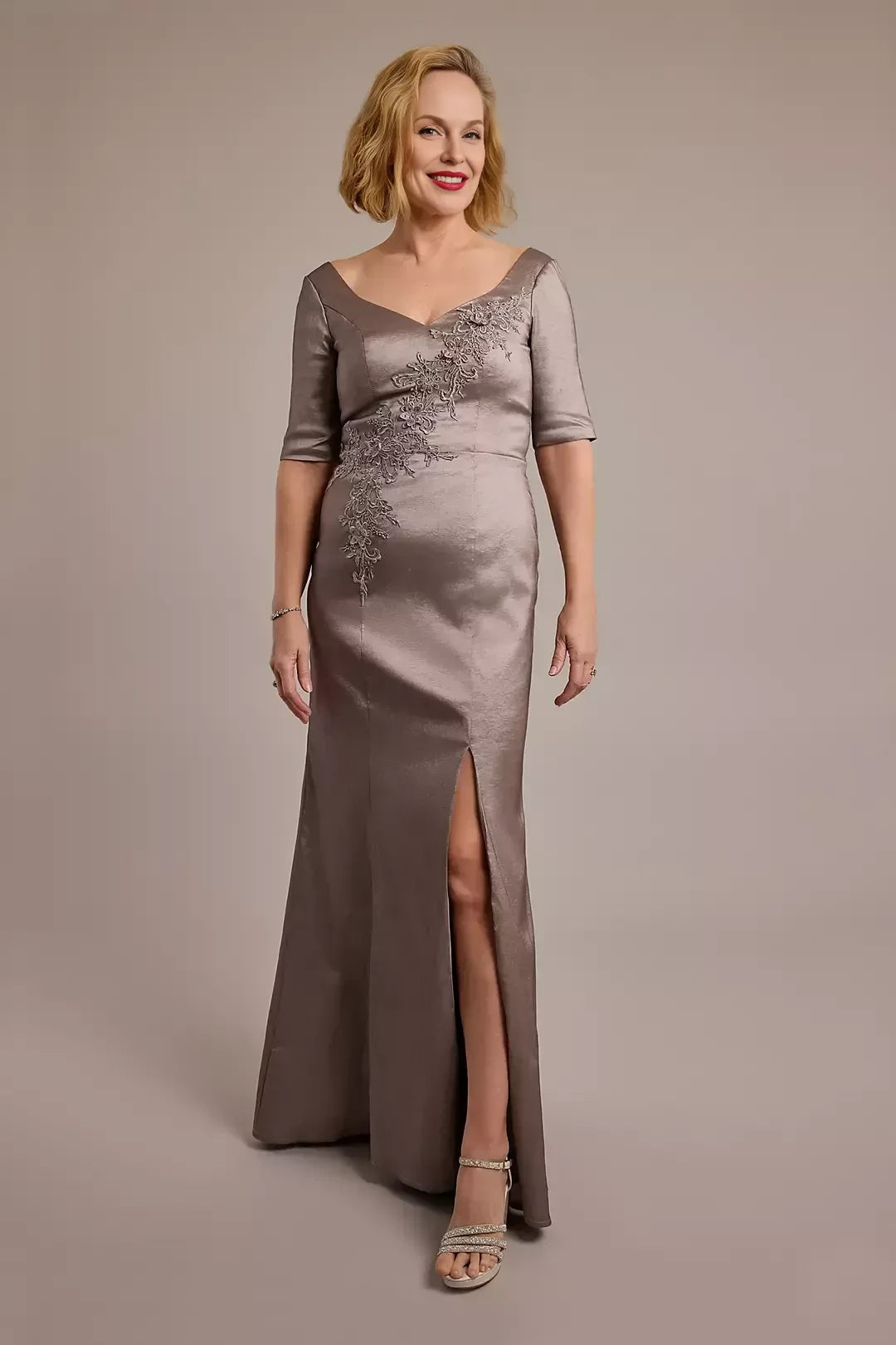 Refined Mermaid V Neck Three Quarter Sleeve Ruched Back Floor Length Mother of the Bride Dress