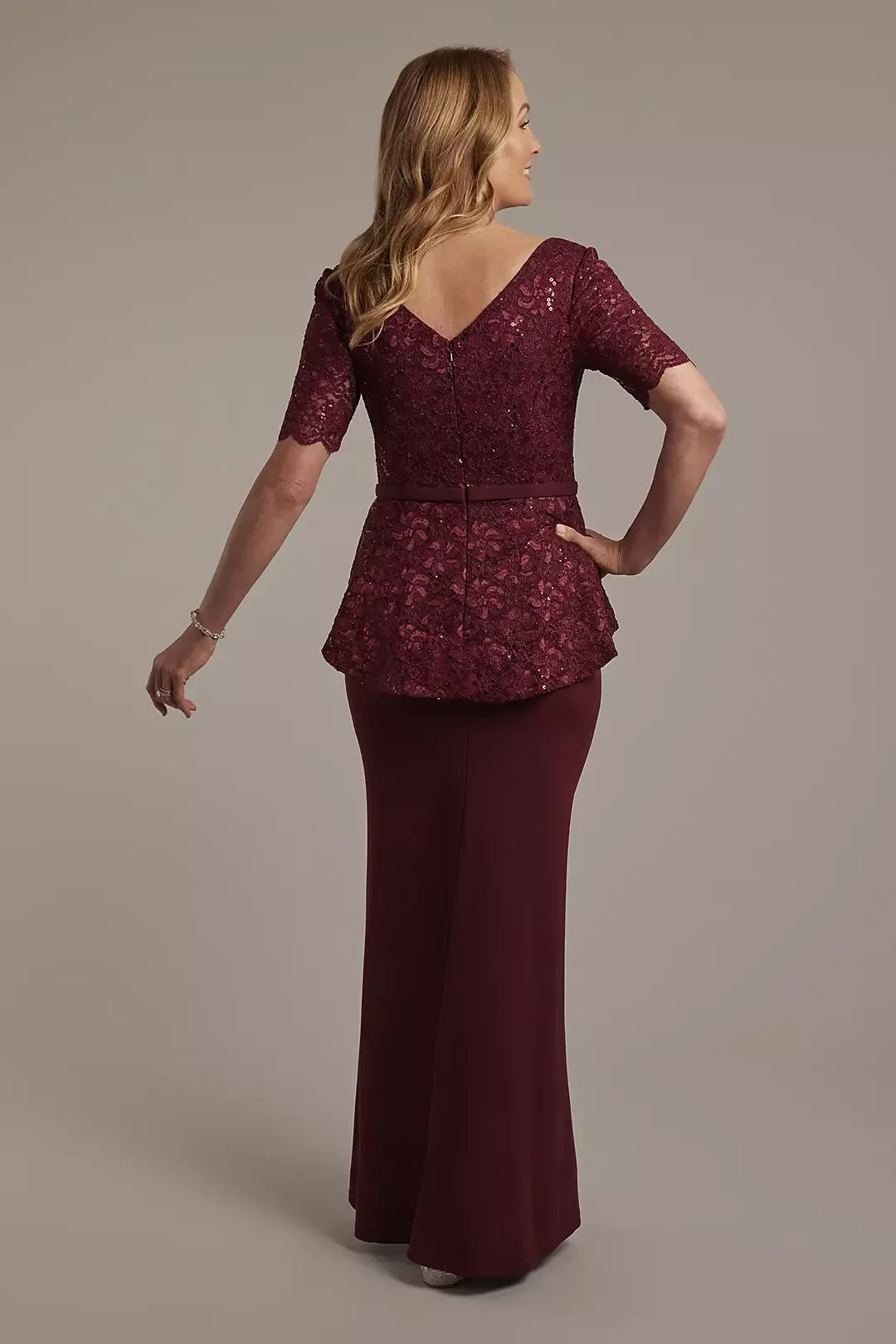 Refined Two Piece V Neck Short Sleeve Lace Back Floor Length Mother of the Bride Dress