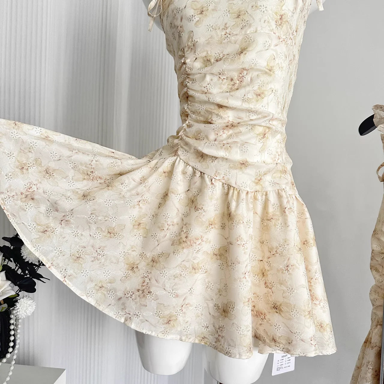 Romantic Floral Short Vacation Dress Yellow Birthday Outfits  simple gentle atmospheric and unique desi Bring summer colors to enhance whiteness