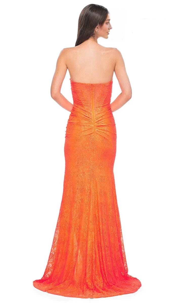 Ruching Strapless Stretch Lace Prom Gown simple gentle atmospheric and unique desi Bring summer colors to enhance whiteness