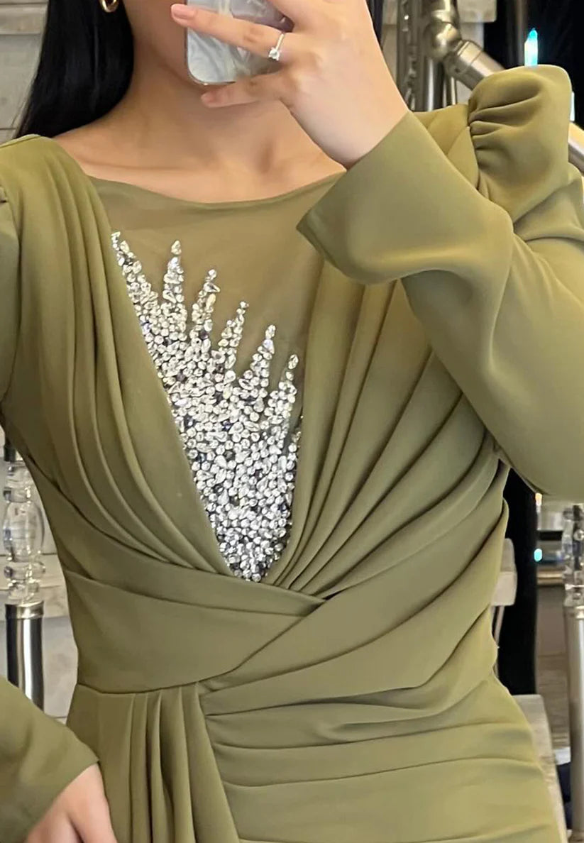 Scoop Long Sleeves Beaded Pleated Mermaid Mother of Bride Dress simple gentle atmospheric and unique desi Bring summer colors to enhance whiteness