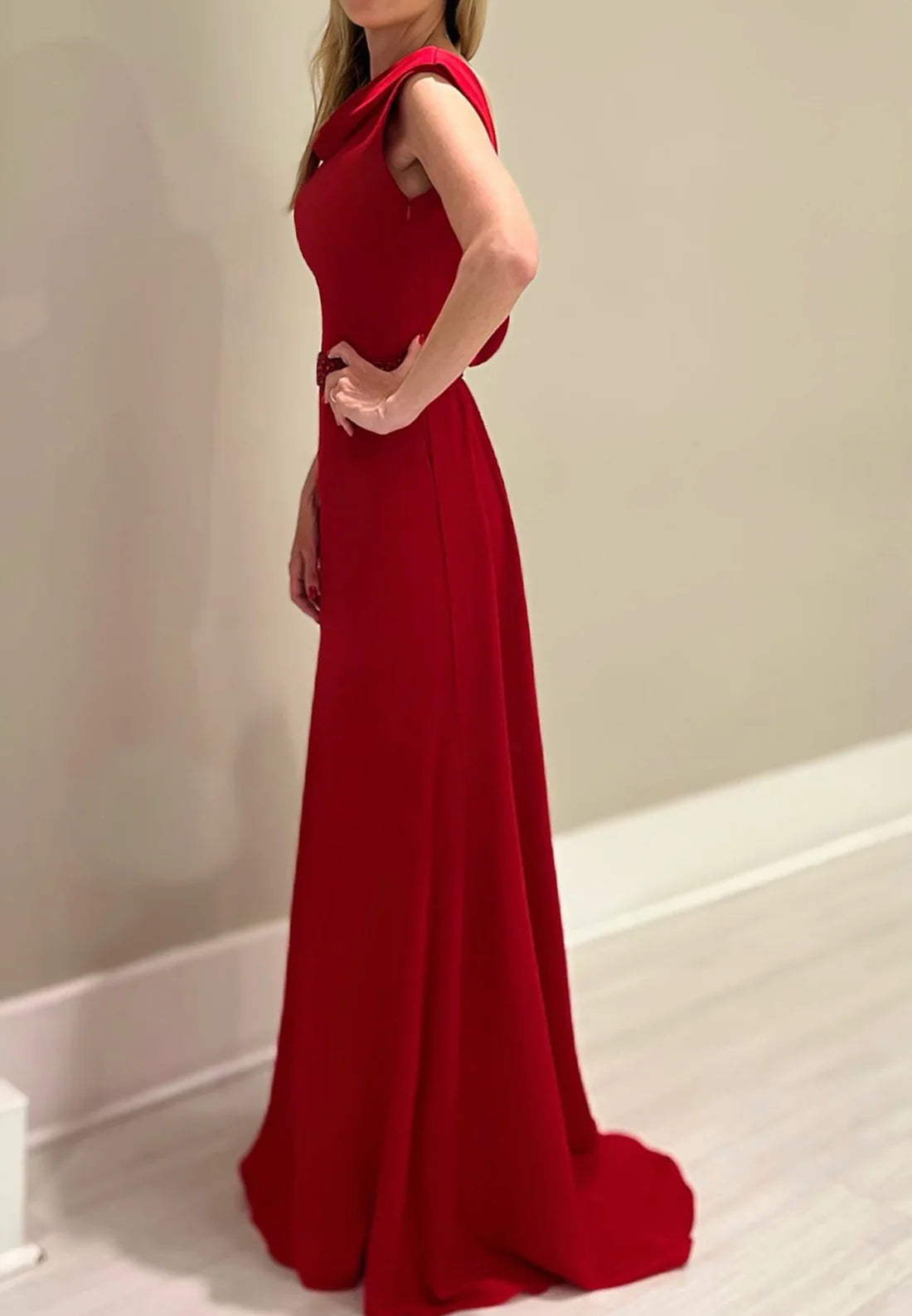 Scoop Sleeveless Sleek Sheath Mother of Bride Dress simple gentle atmospheric and unique desi Bring summer colors to enhance whiteness