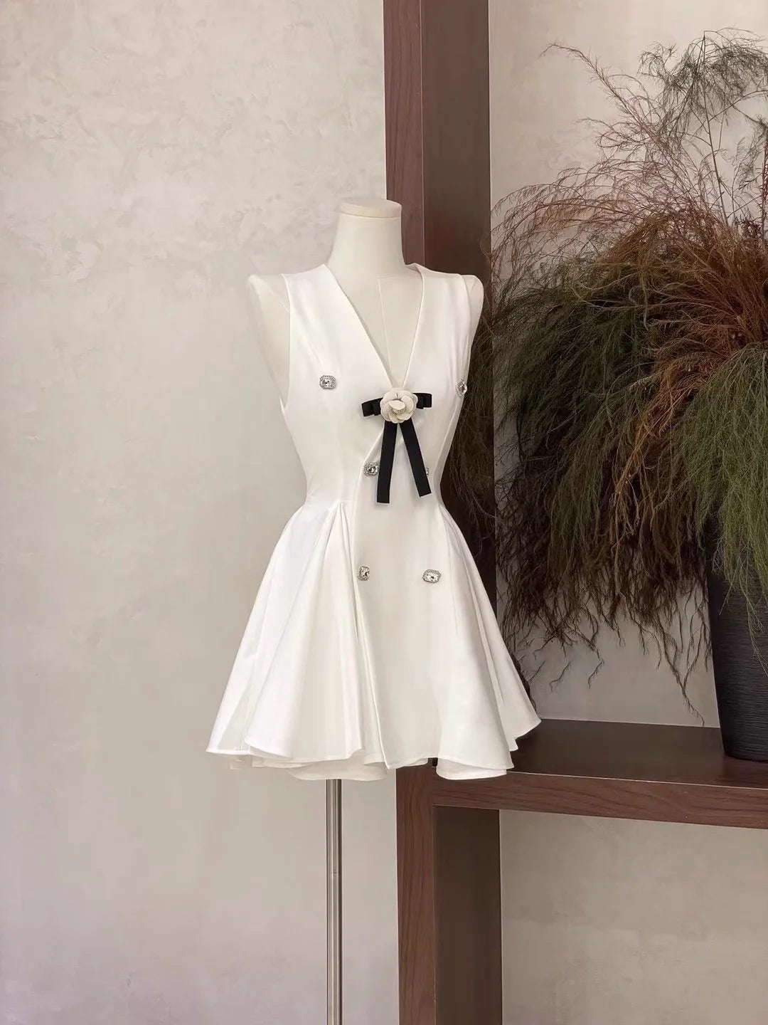 Sexy A Line V Neckline Ruffled White Women's Holiday Dresses simple gentle atmospheric and unique desi Bring summer colors to enhance whiteness