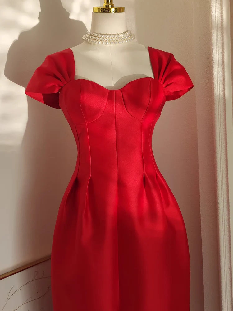 Sexy A line Sweetheart Red Satin Knee Length Homecoming Dresses Birthday Outfits simple gentle atmospheric and unique desi Bring summer colors to enhance whiteness