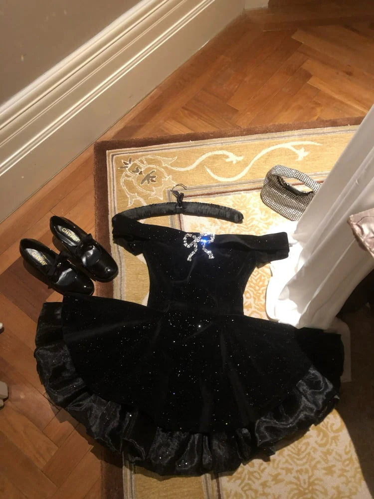 Sexy Ball Gown Off The Shoulder Black Velvet Short Formal 8th Grade Homecoming Dresses Summer Middle School Hoco Dress 6th Grade Graduation Outfits