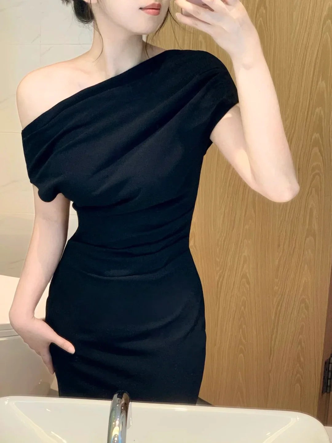 Sexy Black One Shoulder Satin Sheath Party Dress Cocktail Dress simple gentle atmospheric and unique desi Bring summer colors to enhance whiteness