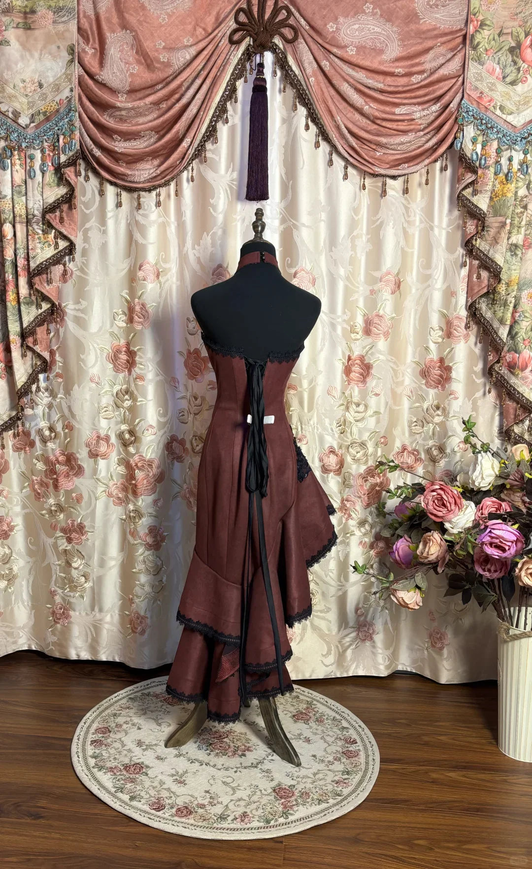 Sexy Burgundy Mermaid Halter Black Appliques Satin Homecoming Dress Cocktail Dress simple gentle atmospheric and unique desi Bring summer colors to enhance whitenessr colors to enhance whiteness（副本）