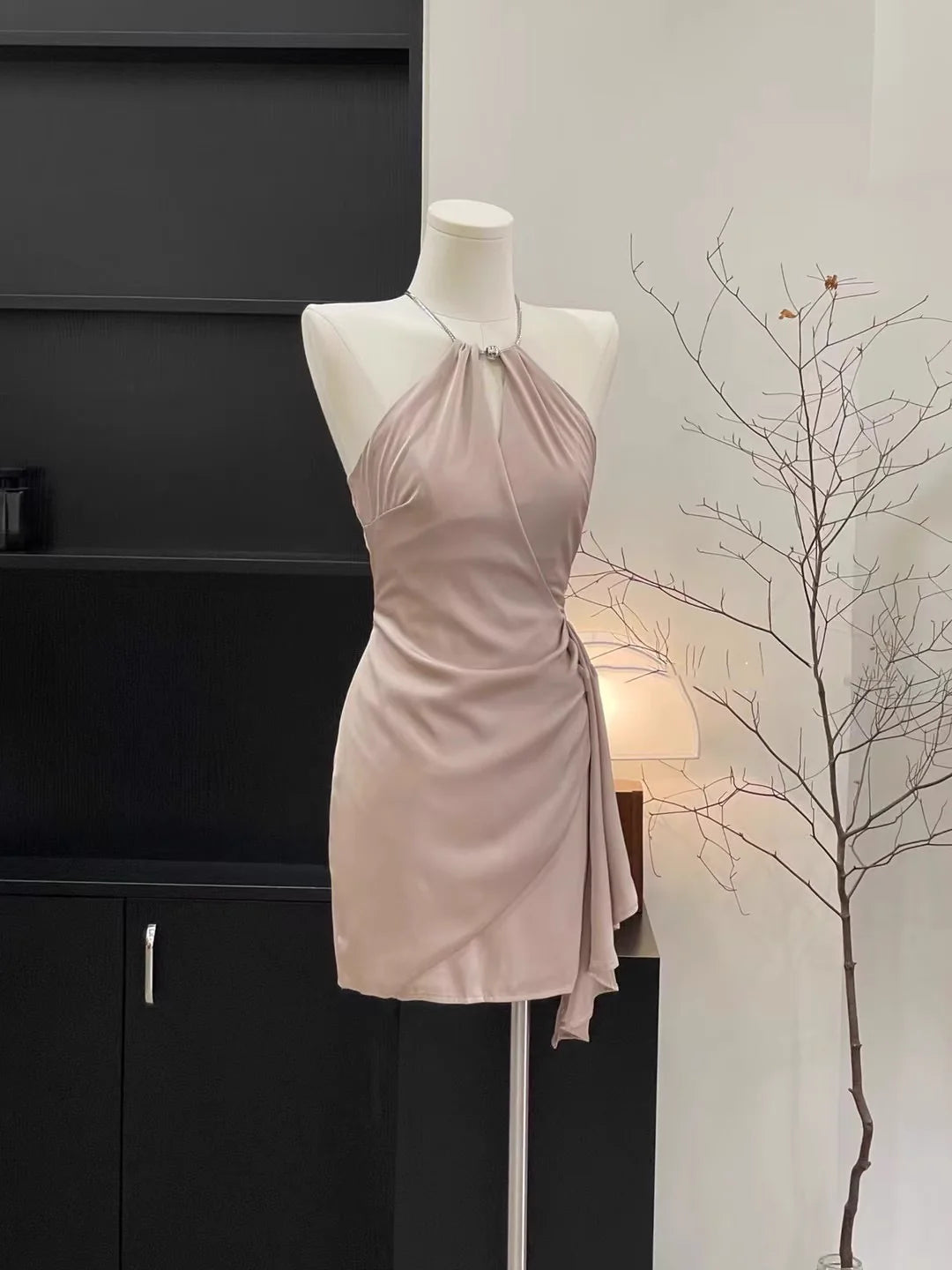 Sexy Sheath Halter Ruffled Pink Women's Holiday Dresses simple gentle atmospheric and unique desi Bring summer colors to enhance whiteness