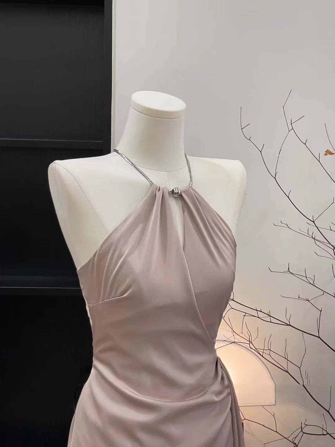 Sexy Sheath Halter Ruffled Pink Women's Holiday Dresses simple gentle atmospheric and unique desi Bring summer colors to enhance whiteness