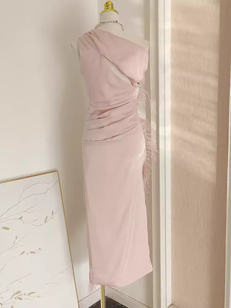 Sexy Sheath One Shoulder Pink Vacation Dress Satin Women Dresses WIth Feather simple gentle atmospheric and unique desi Bring summer colors to enhance whiteness