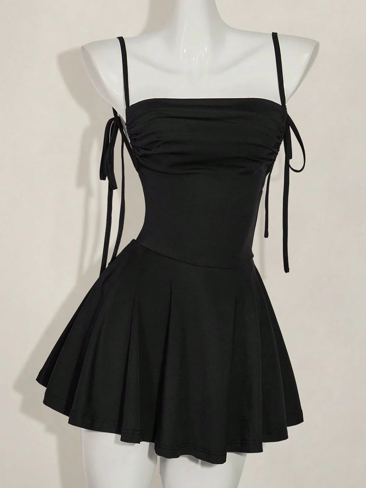Sexy Spaghetti Straps Black Backless Cocktail Dress Short Homecoming Dress simple gentle atmospheric and unique desi Bring summer colors to enhance whiteness ﻿