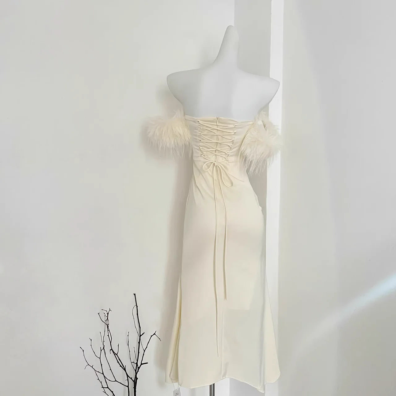 Sheath Strapless Sleeveless Ivory Feather Dress Slit Holiday Dresses simple gentle atmospheric and unique desi Bring summer colors to enhance whiteness