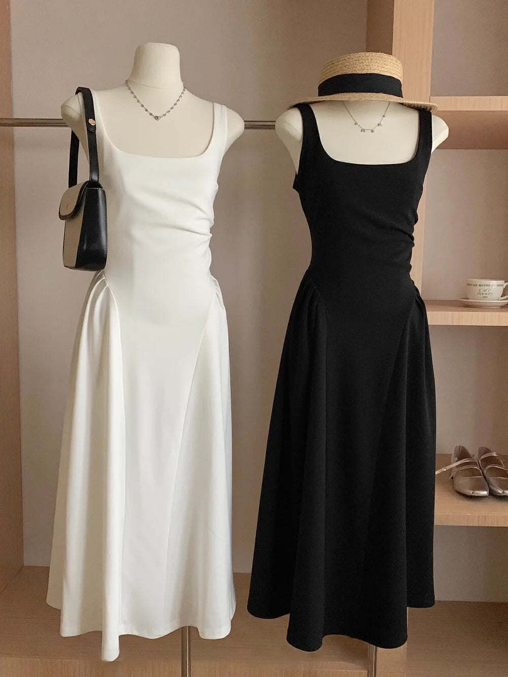 Simple A Line Straps Long Black Women's Holiday Dresses simple gentle atmospheric and unique desi Bring summer colors to enhance whiteness