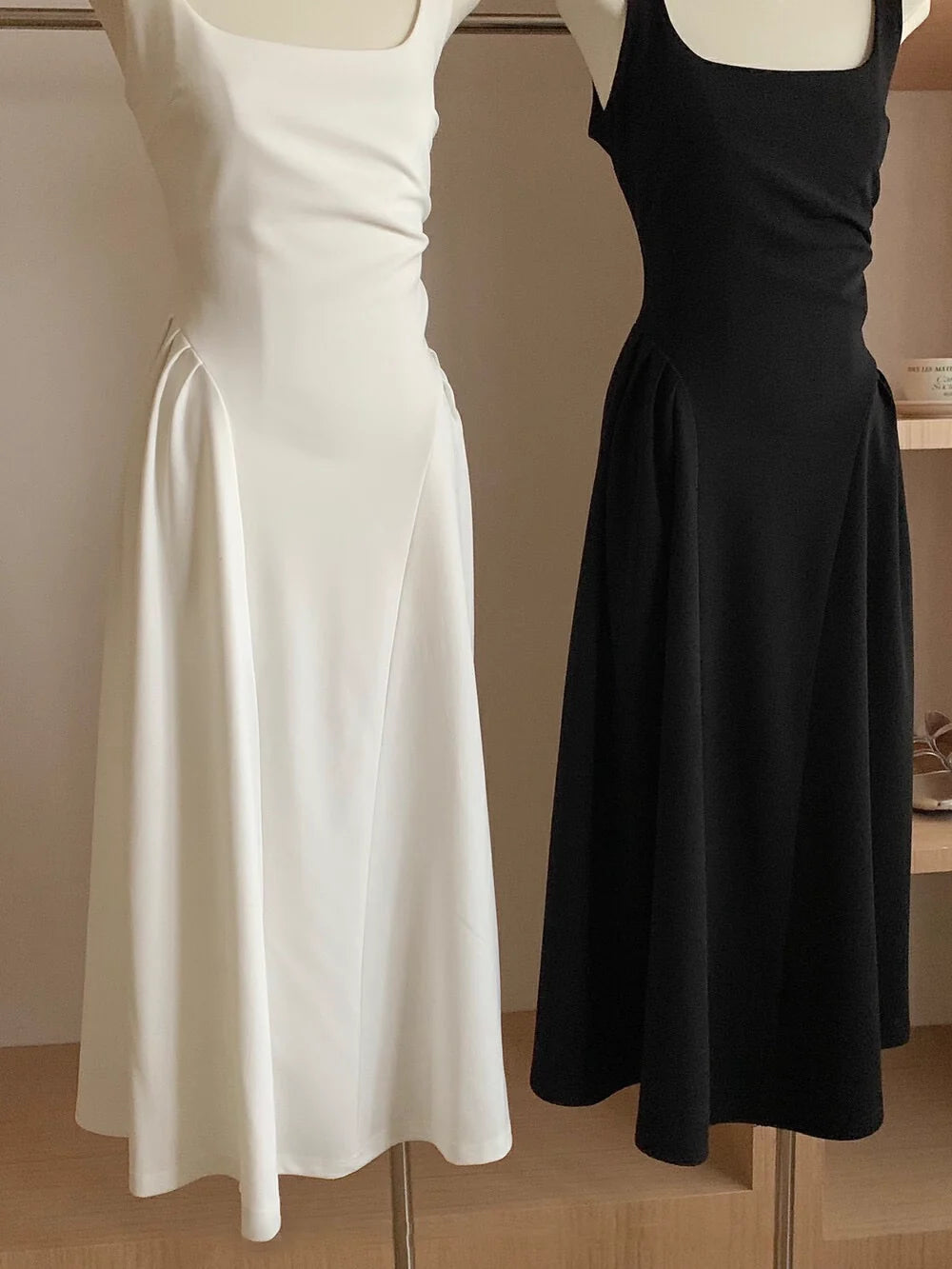 Simple A Line Straps Long Black Women's Holiday Dresses simple gentle atmospheric and unique desi Bring summer colors to enhance whiteness