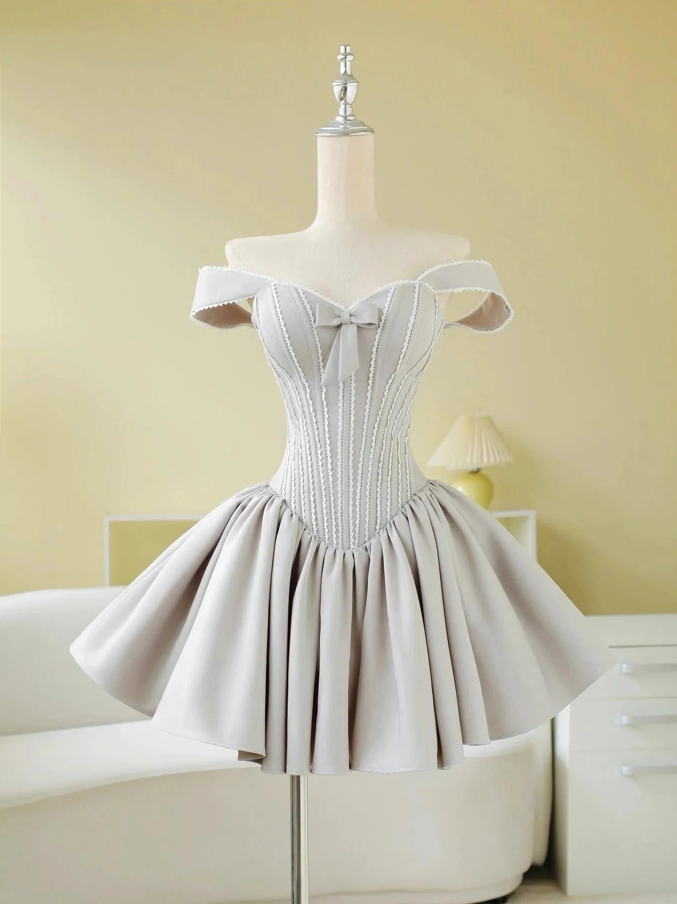 Simple Ball Gown Sweetheart Silver Short Satin Formal Homecoming Dresses Party Graduation Dress Hoco Dresses