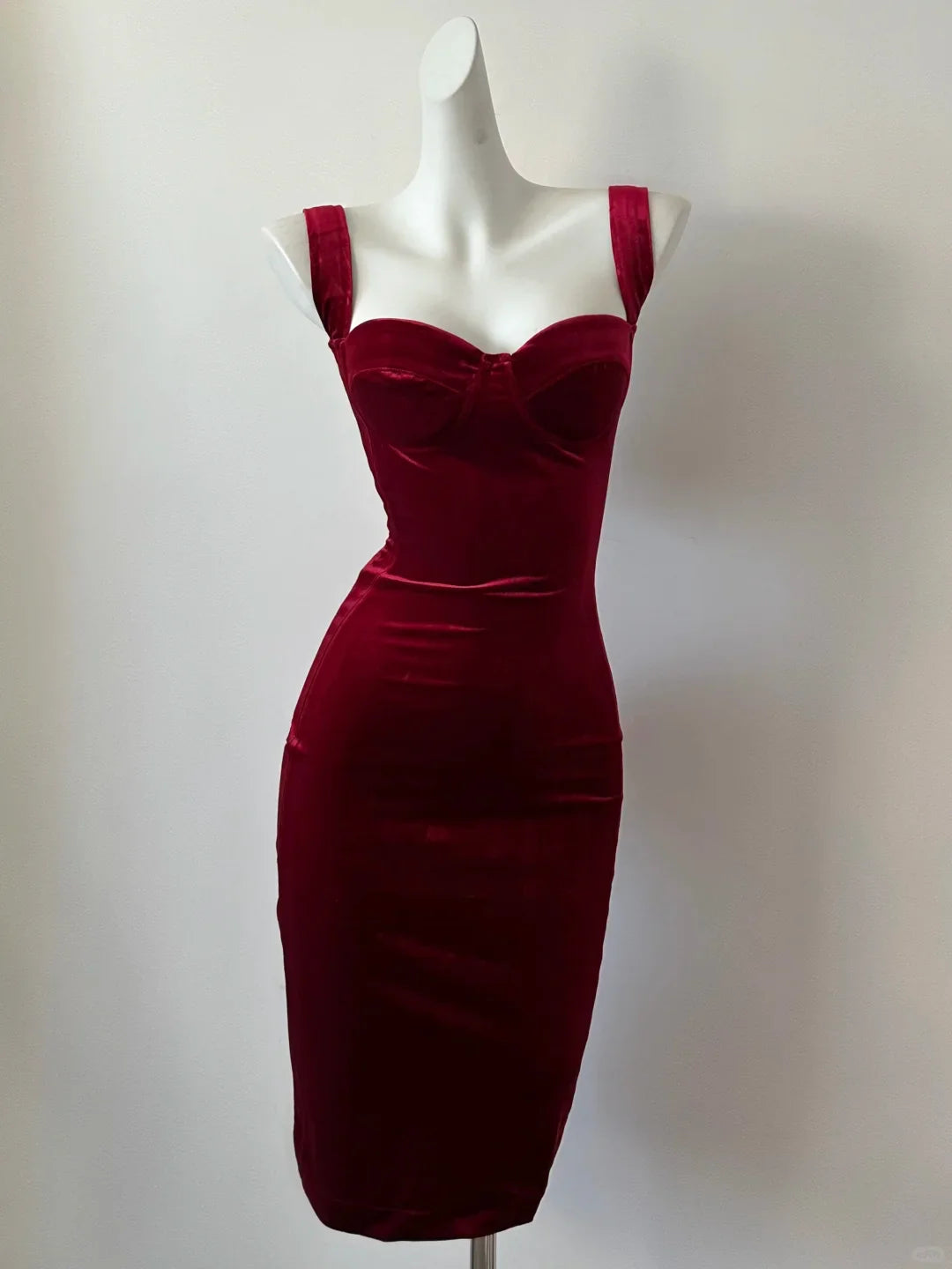 Simple Burgundy Sheath Strap Velvet Short Homecoming Dress Cocktail Dress simple gentle atmospheric and unique desi Bring summer colors to enhance whiteness