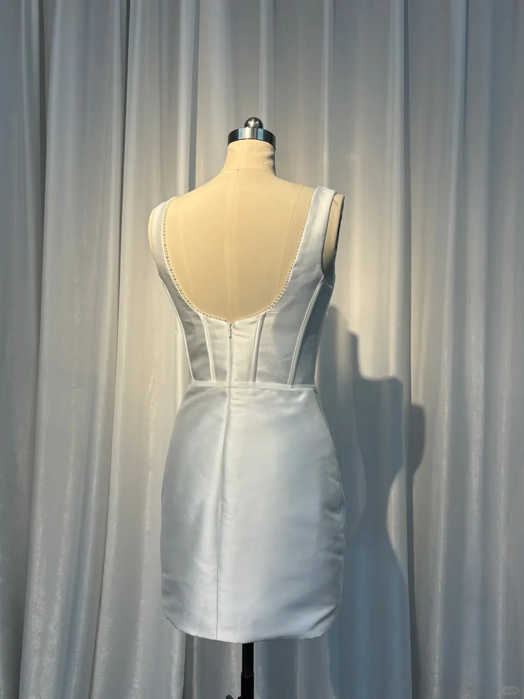 Simple Square Neck Satin Sheath White Short Cocktail Dress Formal Homecoming Dress  simple gentle atmospheric and unique desi Bring summer colors to enhance whiteness ﻿