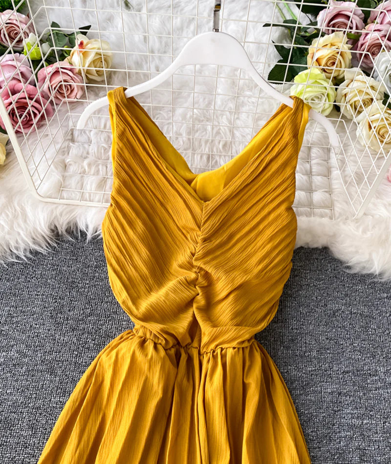 Simple V-neck Dress Sleeveless Dress simple gentle atmospheric and unique desi Bring summer colors to enhance whiteness