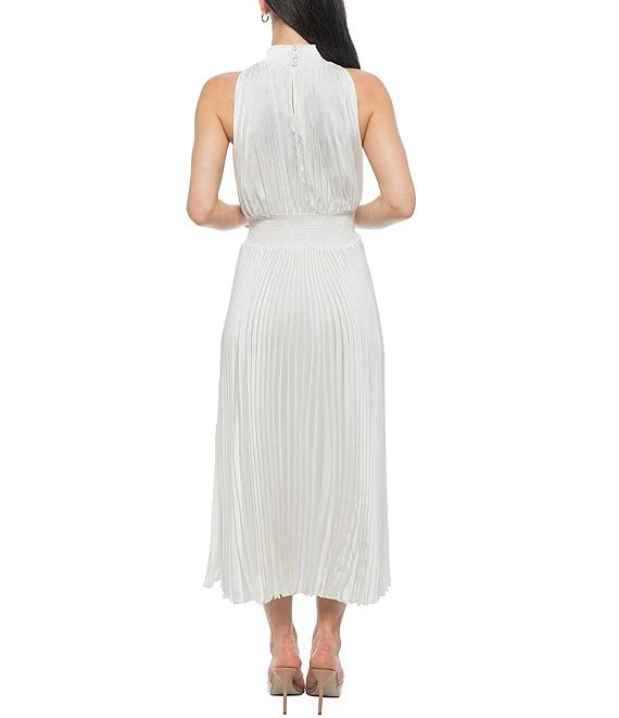 Sleeveless Halter Mock Neck Smocked Pleated Crepe Chiffon Dress simple gentle atmospheric and unique desi Bring summer colors to enhance whiteness