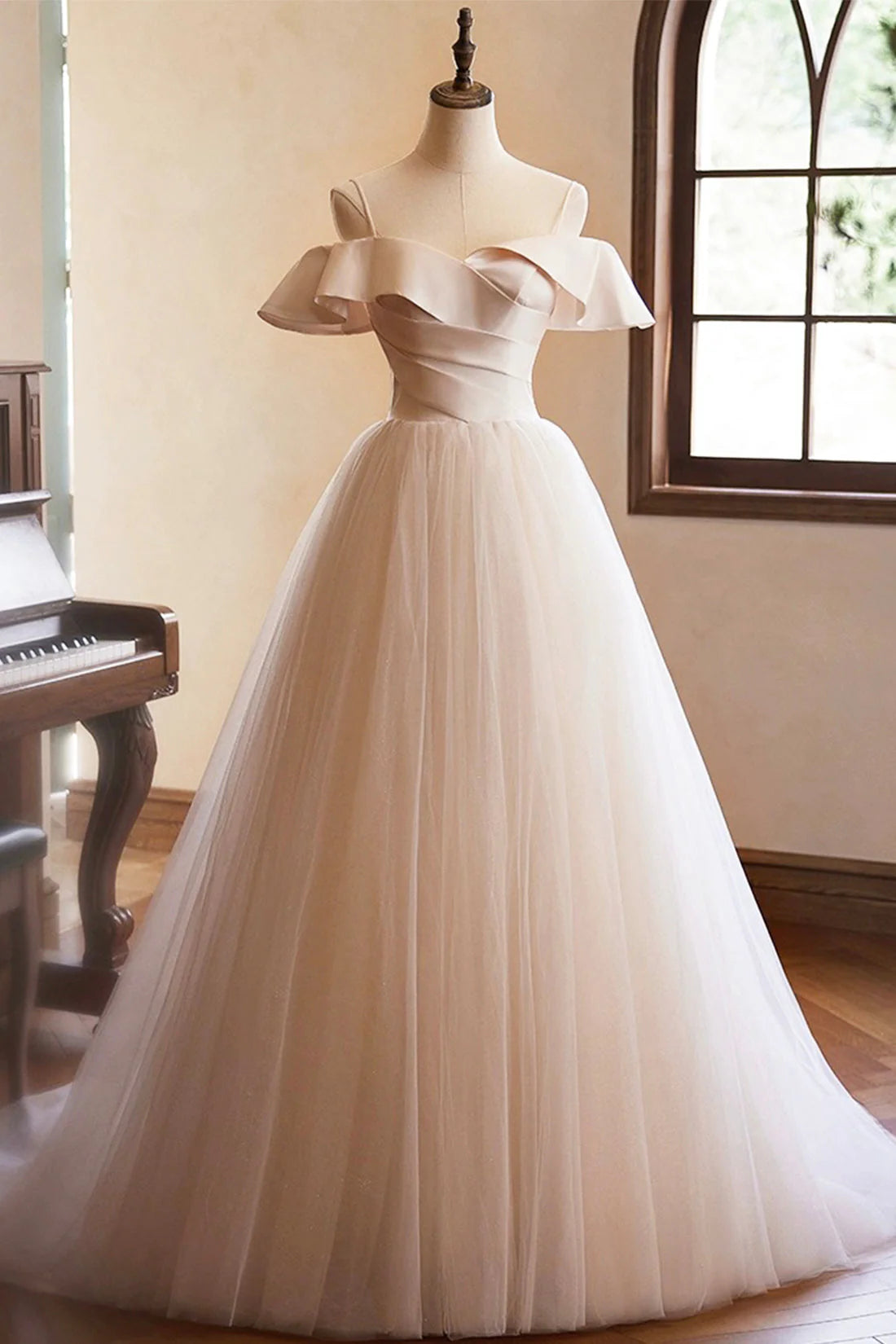 Spaghetti Straps Floor Length Prom Dresses A-Line Sleeveless Backless Evening Party Dress simple gentle atmospheric and unique desi Bring summer