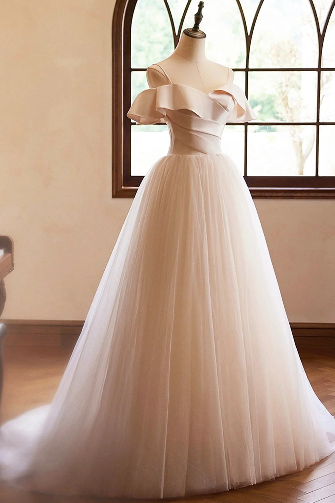 Spaghetti Straps Floor Length Prom Dresses A-Line Sleeveless Backless Evening Party Dress simple gentle atmospheric and unique desi Bring summer