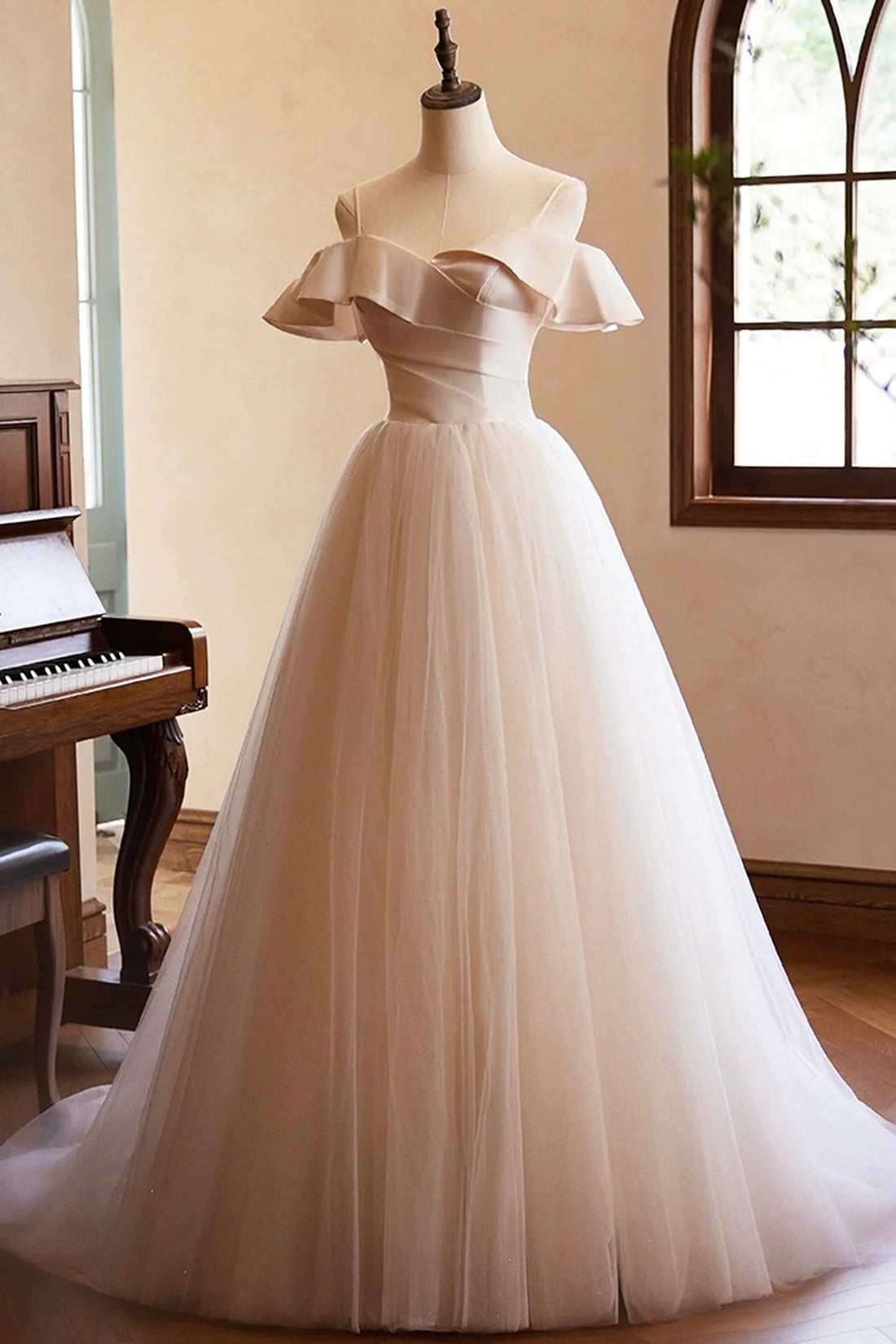 Spaghetti Straps Floor Length Prom Dresses A-Line Sleeveless Backless Evening Party Dress simple gentle atmospheric and unique desi Bring summer