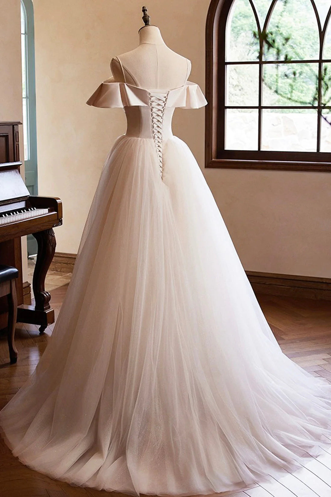 Spaghetti Straps Floor Length Prom Dresses A-Line Sleeveless Backless Evening Party Dress simple gentle atmospheric and unique desi Bring summer