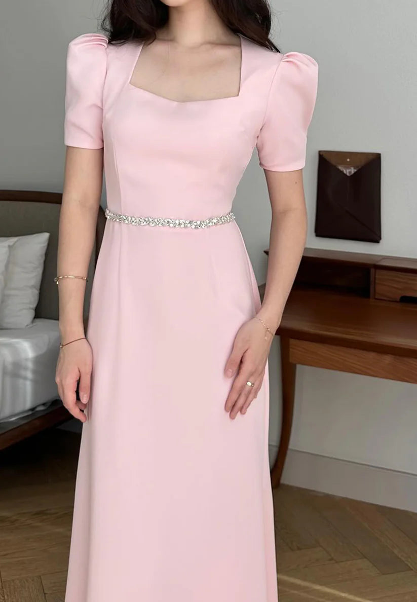 Square Short Sleeves Mother of Bride Dress Sleek Sheath Formal Dress simple gentle atmospheric and unique desi Bring summer colors to enhance white