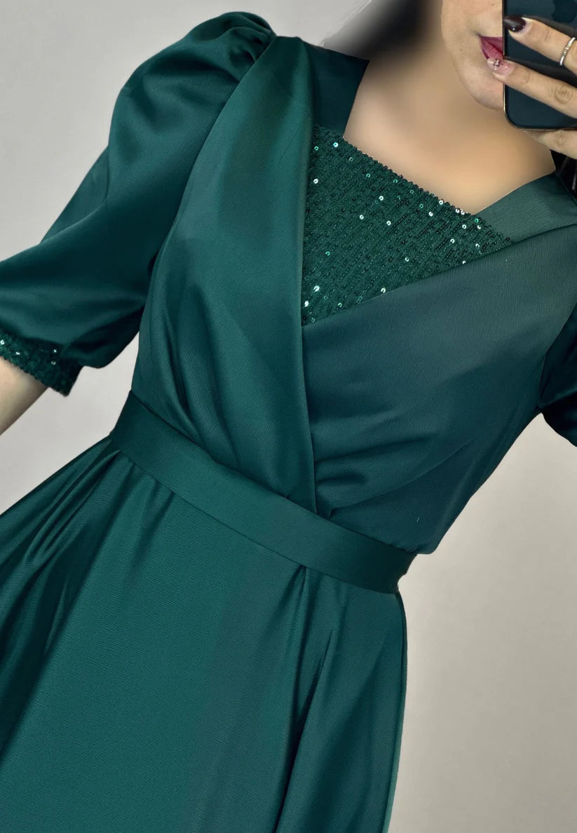 Square Short Sleeves Pleatted A-Line Mother of Bride Dress simple gentle atmospheric and unique desi Bring summer colors to enhance whiteness