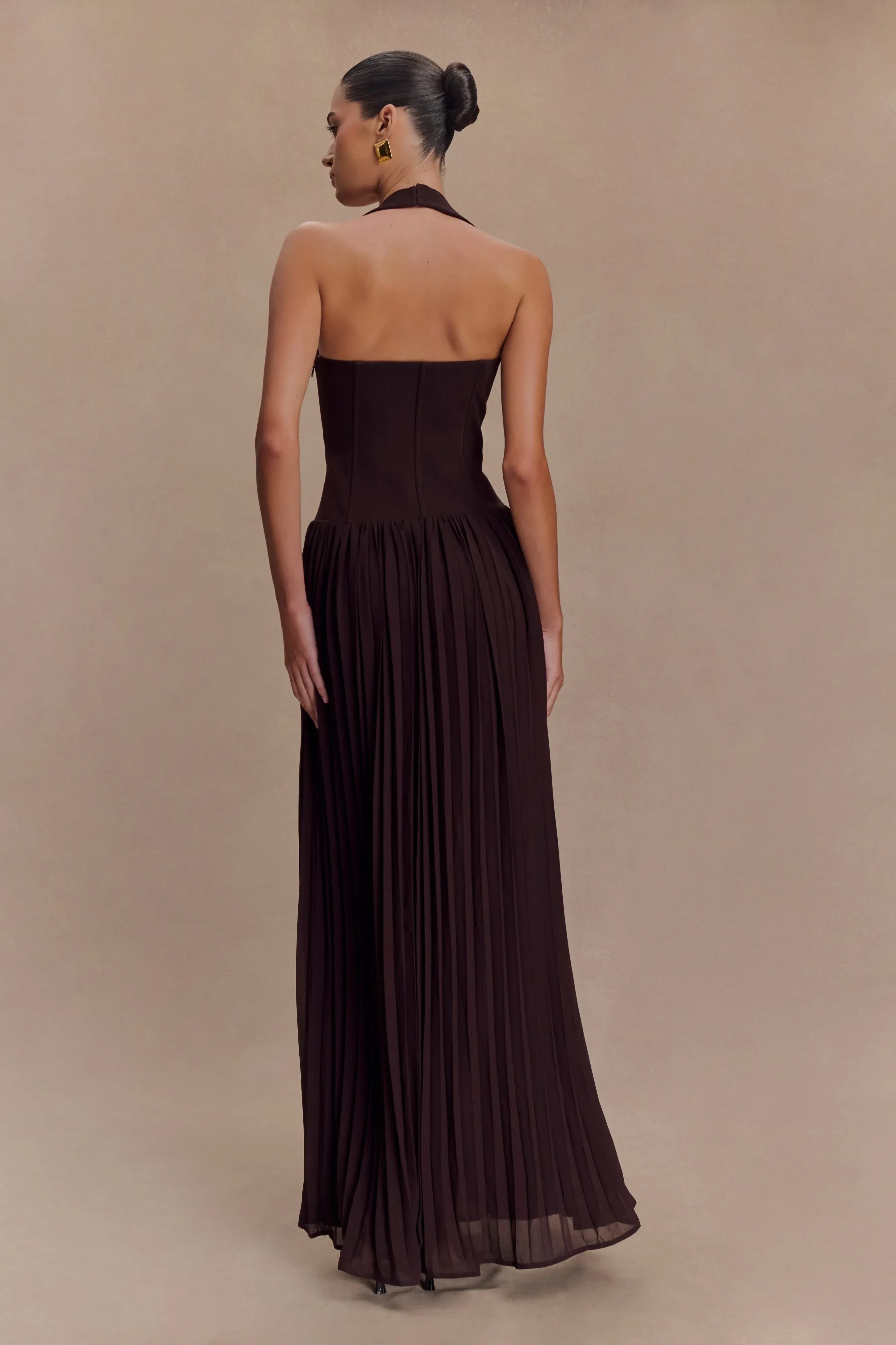 Stylish Sheath Halter Neck Sleeveless Pleated Back Floor Length Prom Dress