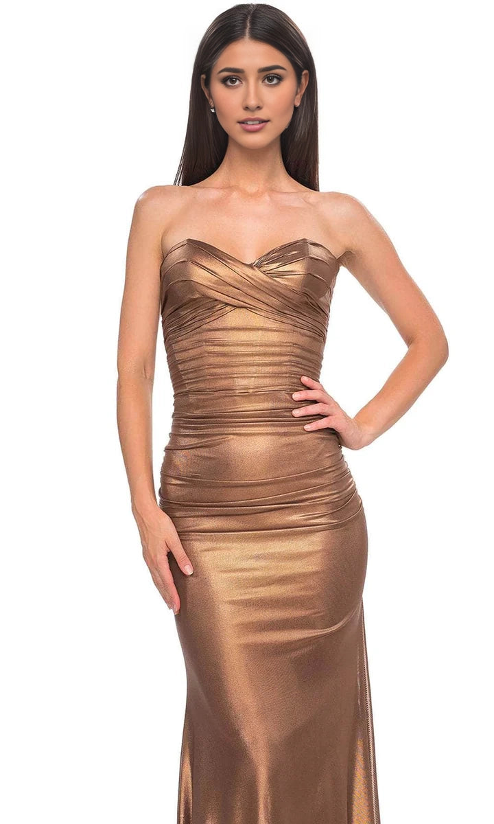 Sweetheart Ruched Metallic Prom Gown simple gentle atmospheric and unique desi Bring summer colors to enhance whiteness