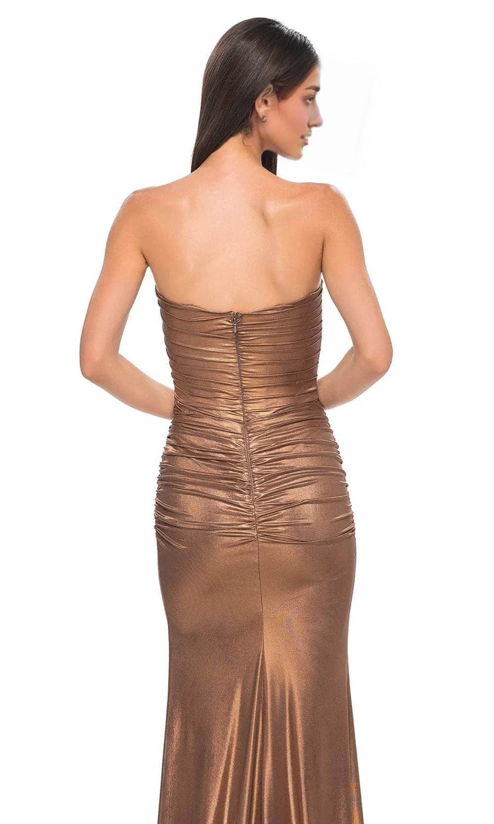 Sweetheart Ruched Metallic Prom Gown simple gentle atmospheric and unique desi Bring summer colors to enhance whiteness