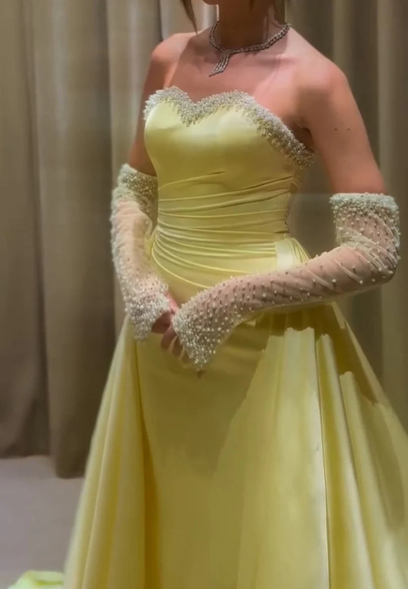 Sweetheart Sleeveless Beaded Pleated Sheath Evening Dress simple gentle atmospheric and unique desi Bring summer colors to enhance whiteness