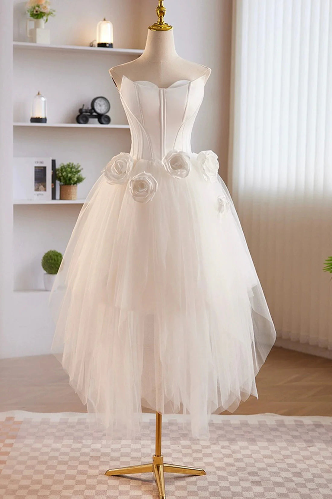Unique White Strapless Irregular Tulle Short Prom Dress White Party Dress simple gentle atmospheric and unique desi Bring summer colors to enhance white