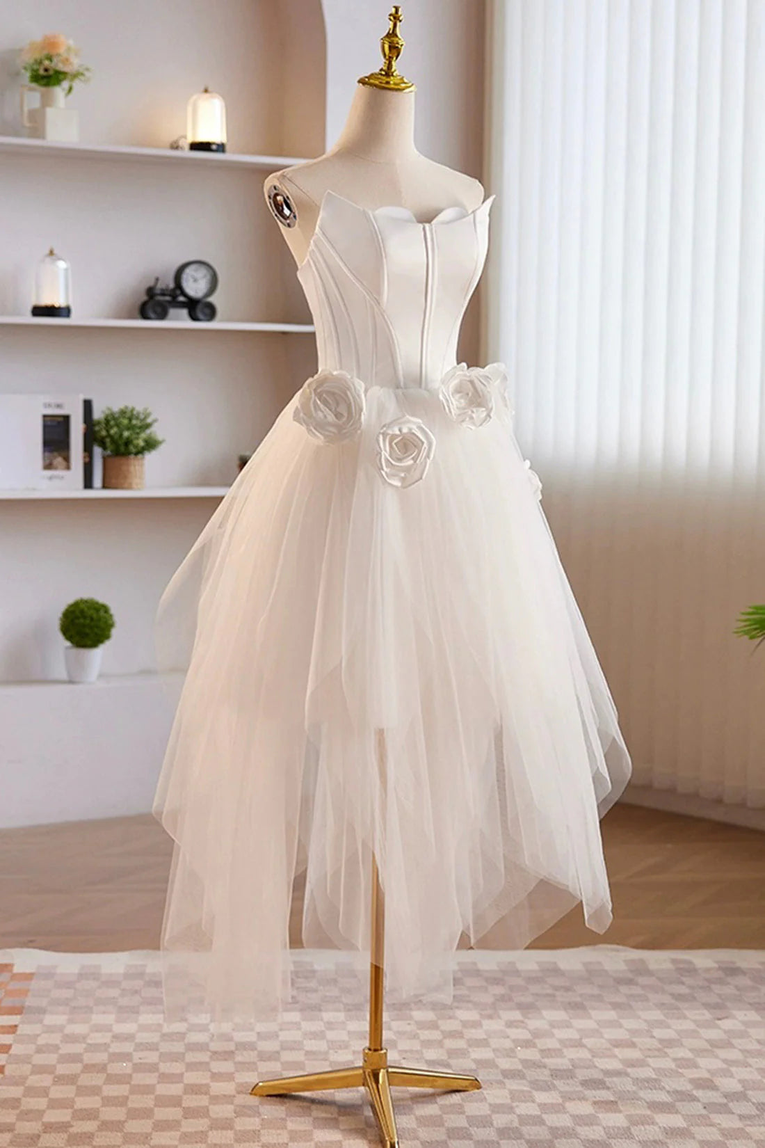 Unique White Strapless Irregular Tulle Short Prom Dress White Party Dress simple gentle atmospheric and unique desi Bring summer colors to enhance white
