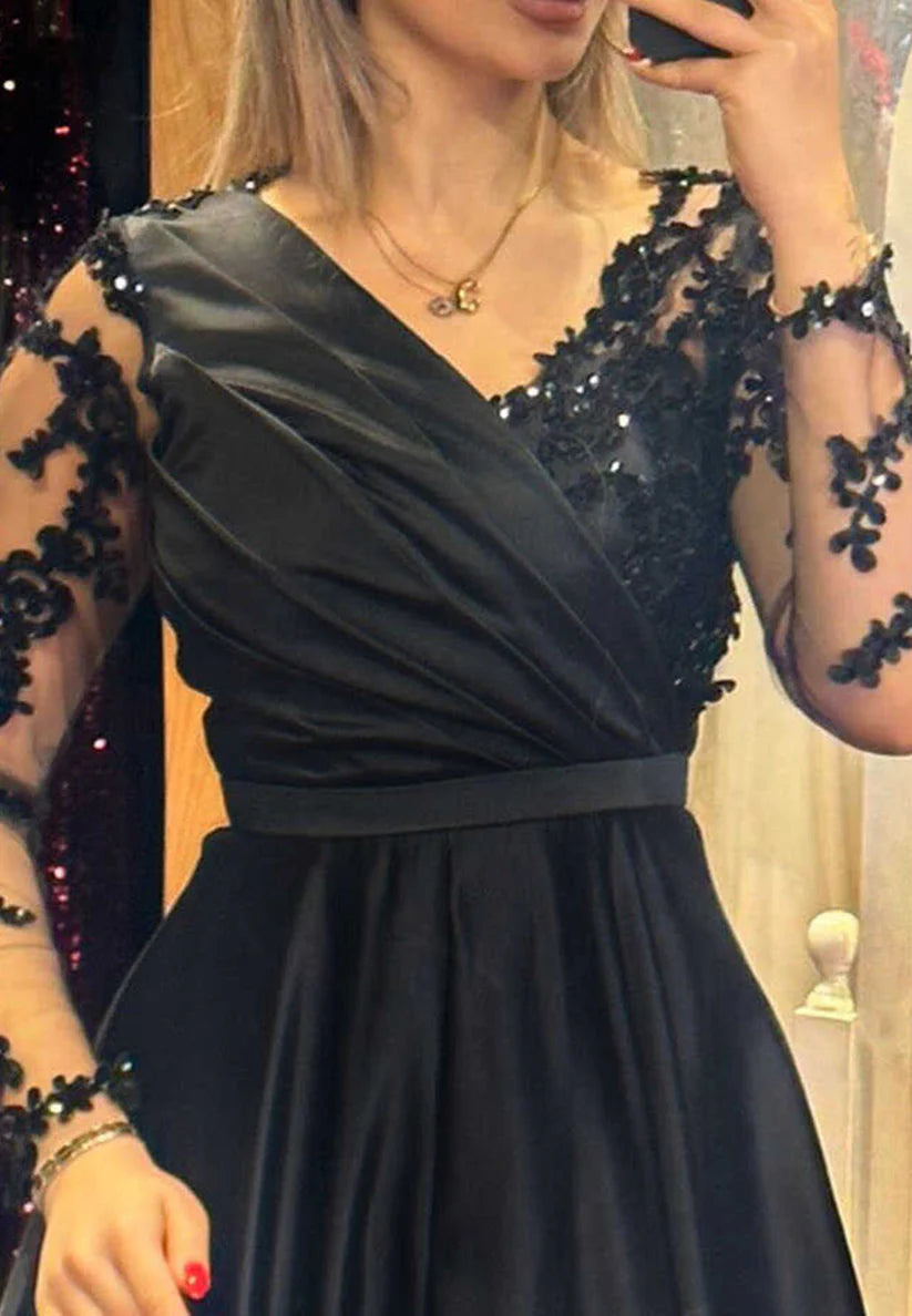 V-Neck Long Sleeves Appliques Pleated A-Line Mother of Bride Dress simple gentle atmospheric and unique desi Bring summer colors to enhance whitenesshance whiteness（副本）