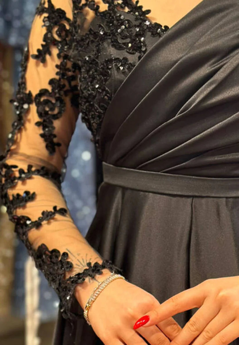 V-Neck Long Sleeves Appliques Pleated A-Line Mother of Bride Dress simple gentle atmospheric and unique desi Bring summer colors to enhance whitenesshance whiteness（副本）