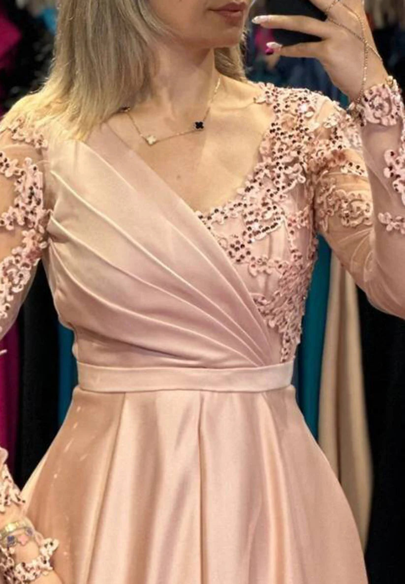 V-Neck Long Sleeves Appliques Pleated A-Line Mother of Bride Dress simple gentle atmospheric and unique desi Bring summer colors to enhance whiteness