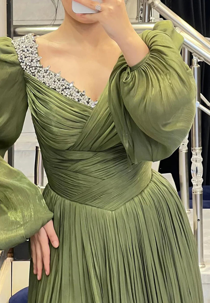 V-Neck Long Sleeves Beaded Pleated A-Line Evening Dress simple gentle atmospheric and unique desi Bring summer colors to enhance whiteness